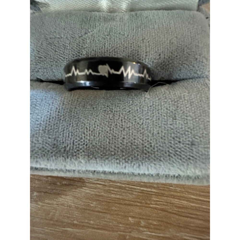 Heartbeat Black Stainless Steel Ring 8.5